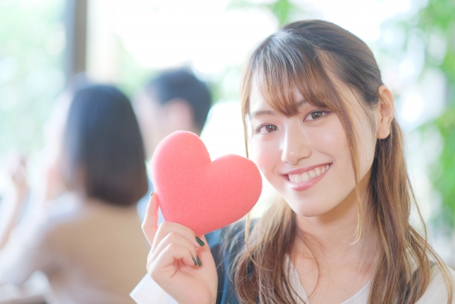 初対面の異性に好かれる話し方｜恋愛を引き寄せる会話術の完全ガイド